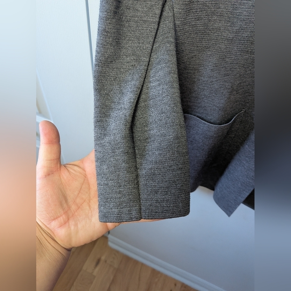 UNIQLO Women Gray Cardigan Size Small Long Sleeves 2 Front Pockets 44% Wool - Picture 4 of 10
